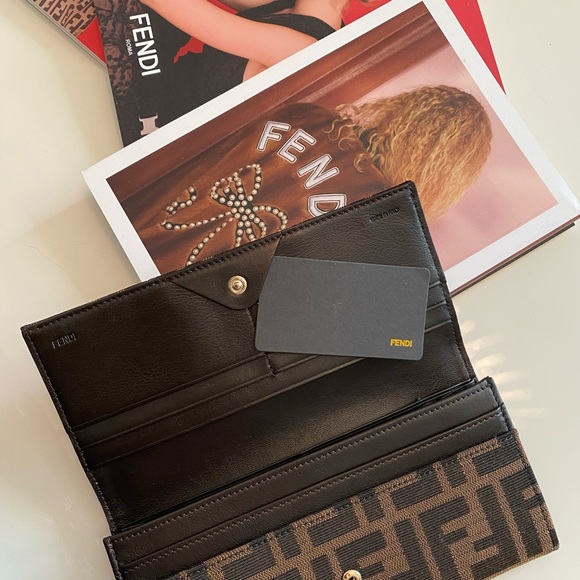Fendi zucca wallet with gold logo and tortoiseshell. - Picture 8 of 16